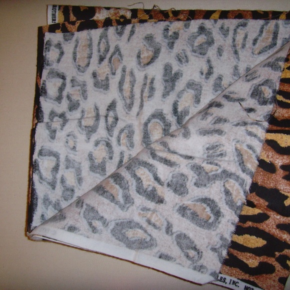 Leopard Print Flannel Fabric/2 Yards and 6 Inches - Picture 8 of 8